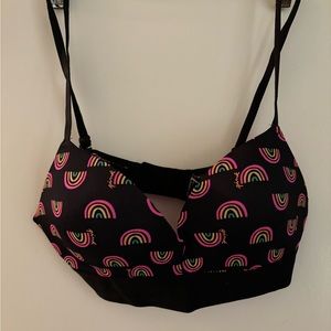 Victoria Secret wireless t-shirt bra size 36B